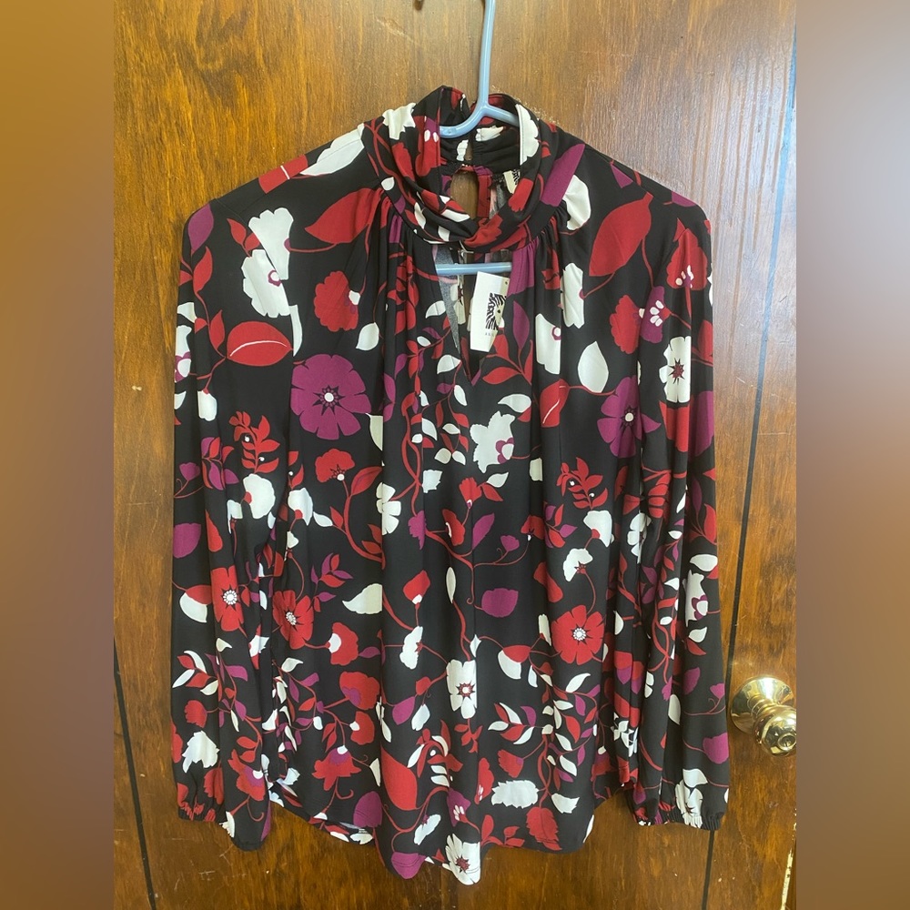 NWT Anne Klein Women’s Floral Blouse $79.00 Red Black White Size Medium